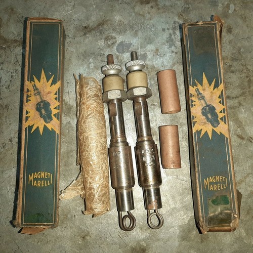 Spark plug magneti - magneti, marelli